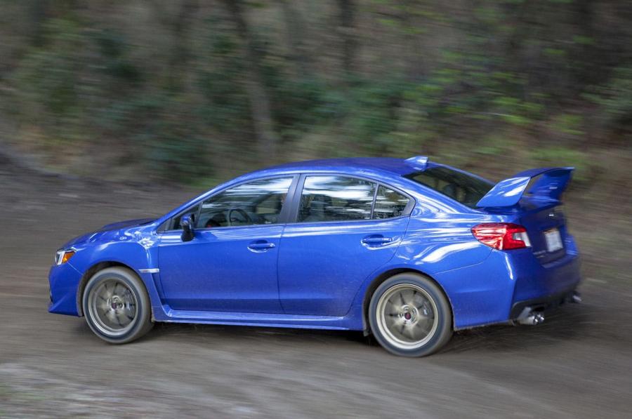  Subaru WRX STI 2014 года  (фото 38 из 93)